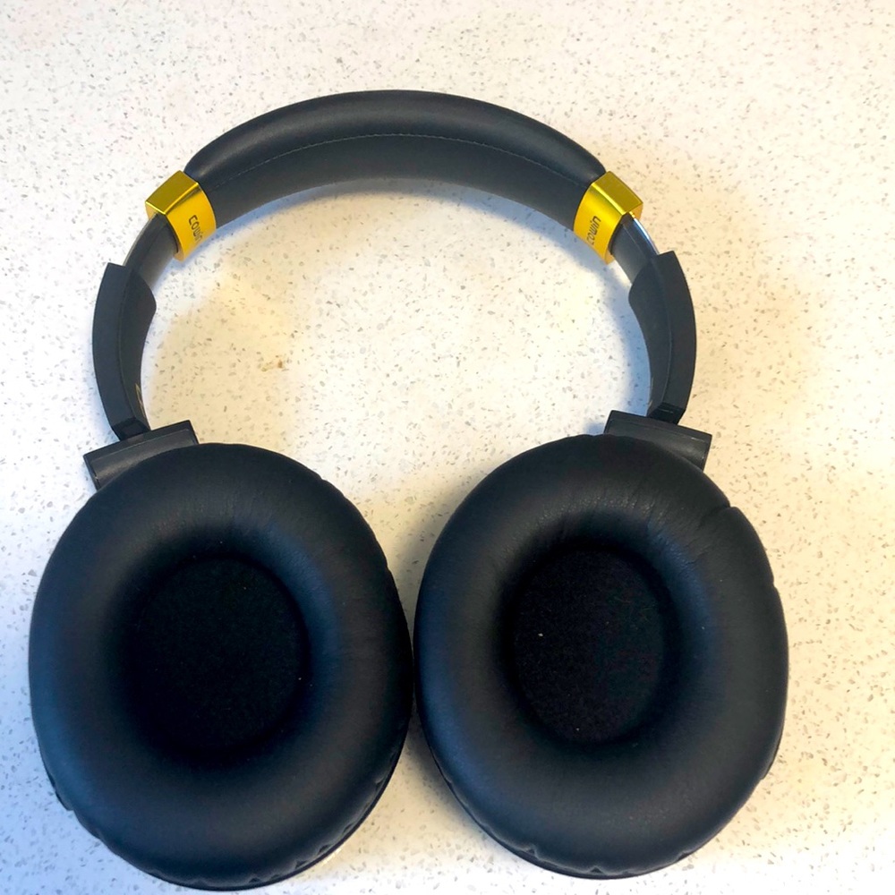 Cowin E8 ANC noise canceling headphones in original case